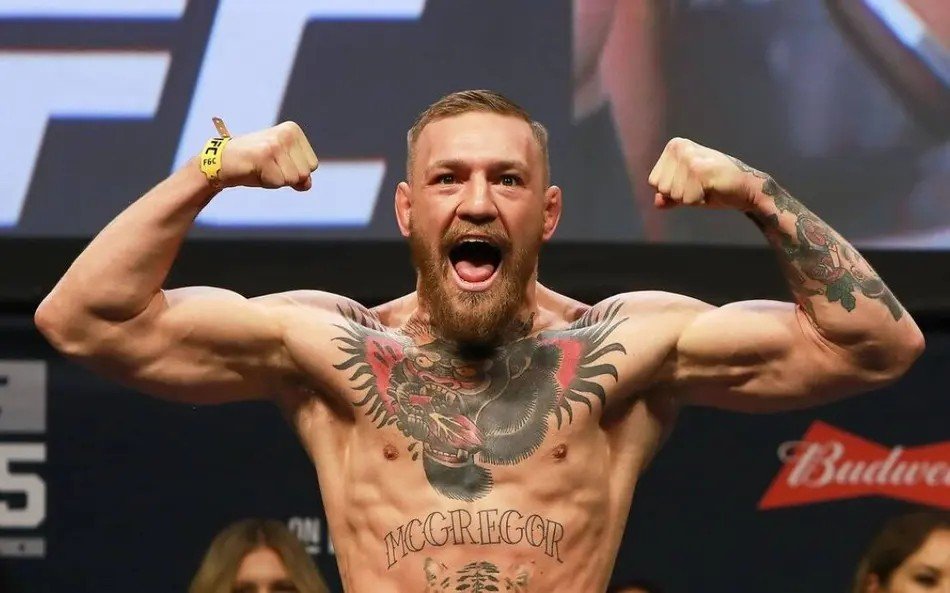 McGregor bate o peso e confirma retorno ao UFC após cinco anos