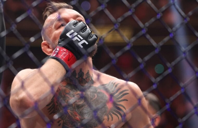 McGregor retorna ao UFC após cinco anos, mas perde com 69 segundos para Holloway