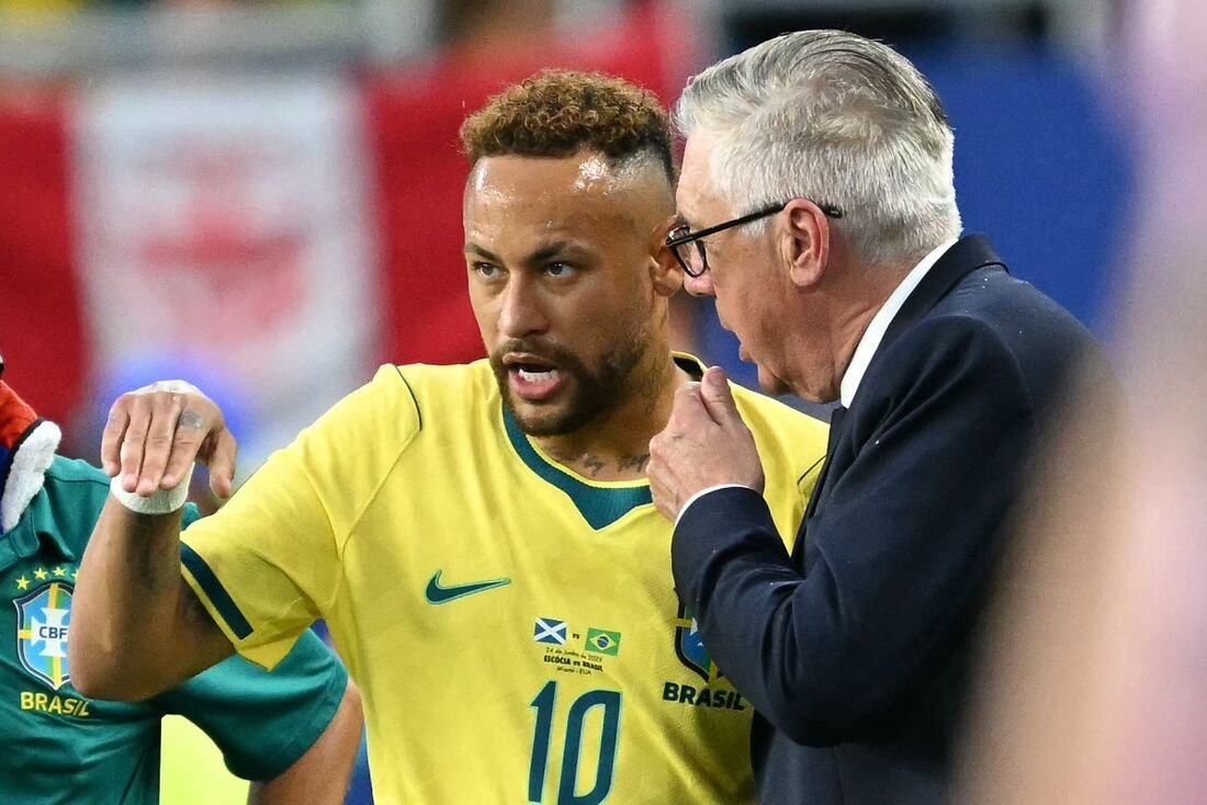 Neymar não está satisfeito em ser reserva, mas é ‘muito respeitoso’, diz Ancelotti
