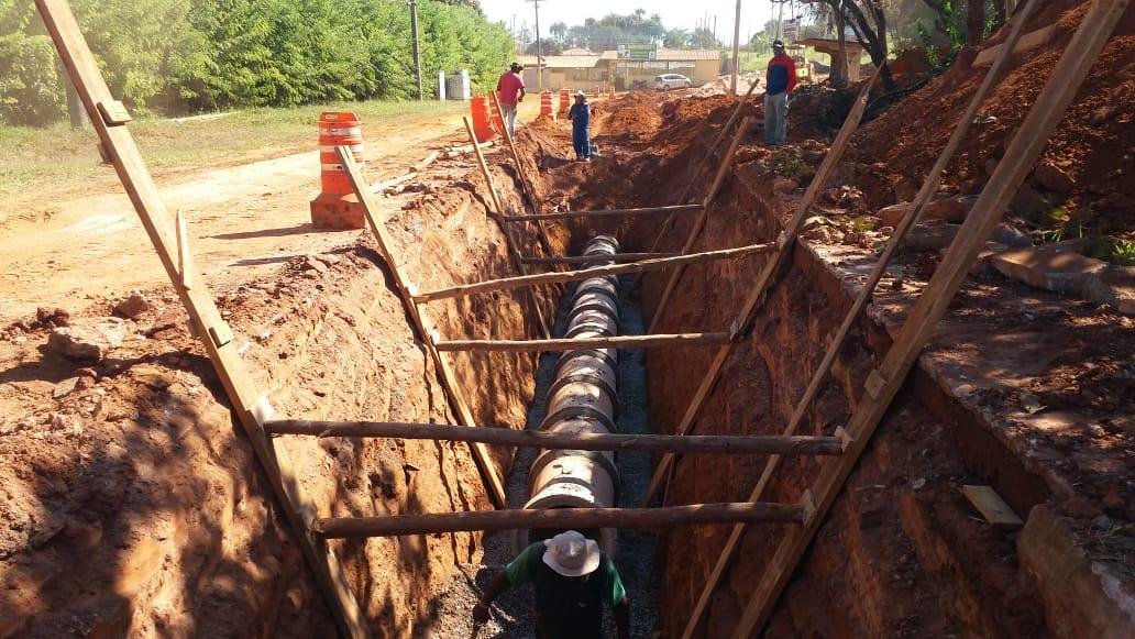 Obra na avenida Bernardo Sayão interdita acesso a condomínios
