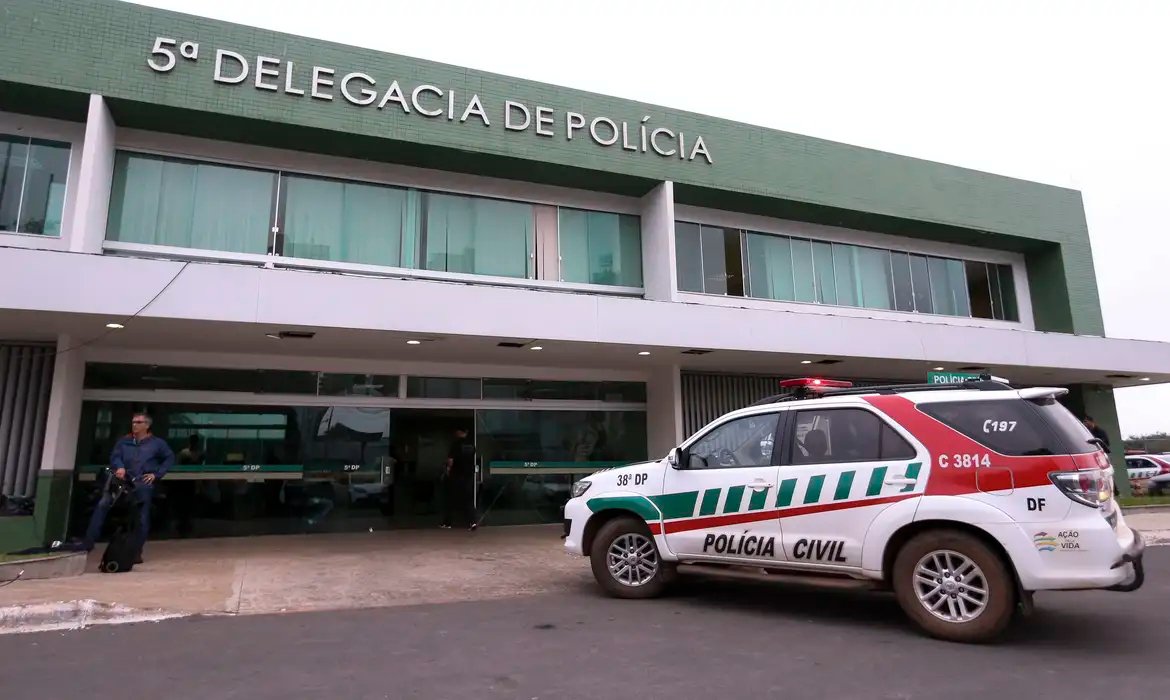 PCDF encerra inquérito e não indicia Bolsonaro por arma apreendida