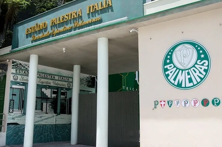 Palmeiras tem acordo com atacante camaronês que brilhou em treino