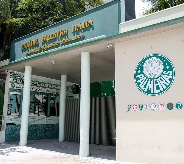 Palmeiras tem acordo com atacante camaronês que brilhou em treino