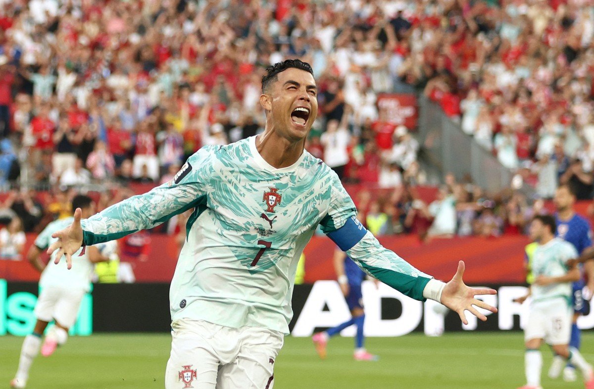 Portugal vence Croácia de virada (2-1) e vai enfrentar Espanha nas oitavas da Copa