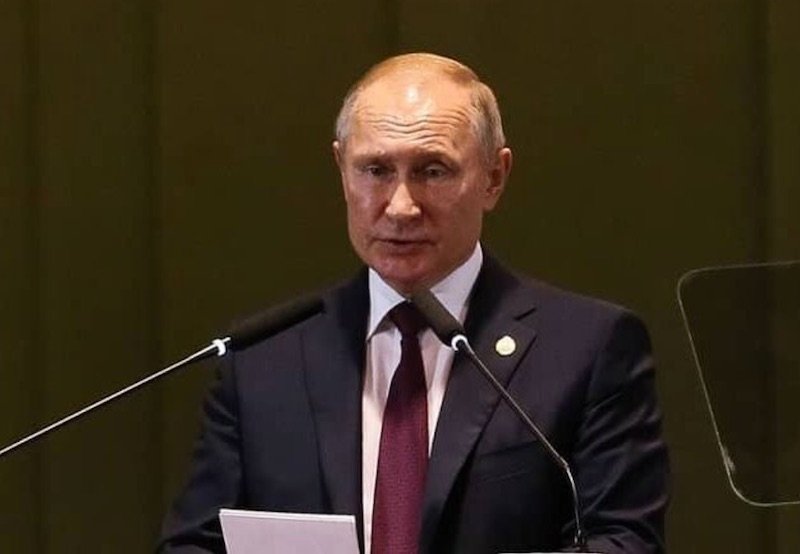 Putin sinaliza negociação, mas Rússia mantém ofensiva na Ucrânia