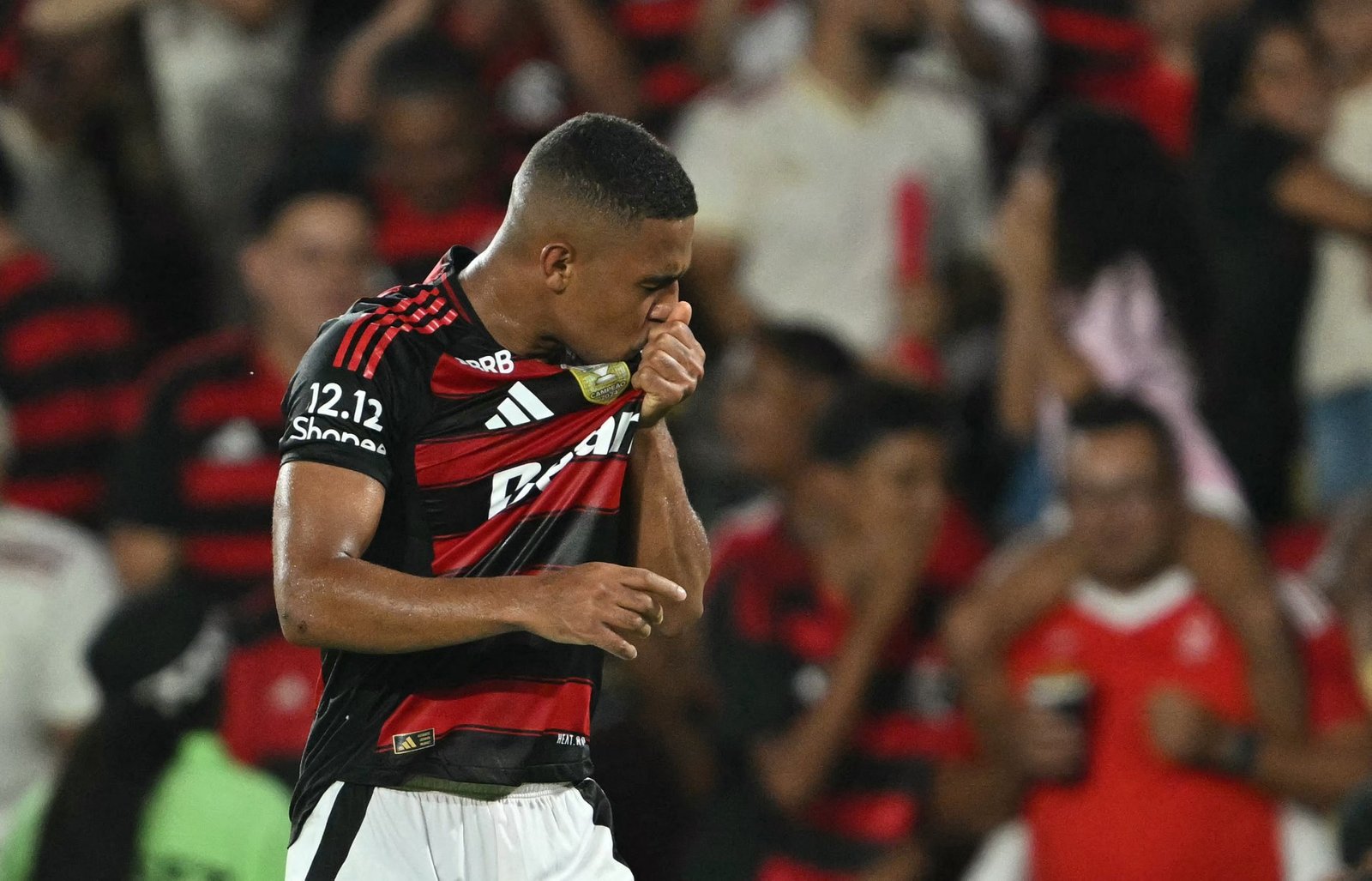 Samuel Lino é decisivo, Flamengo bate Benfica e leva Troféu do Algarve