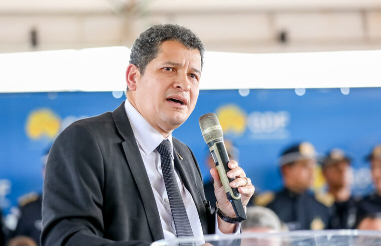 Sandro Avelar oficializa pré-candidatura a deputado federal com apoio de Celina Leão