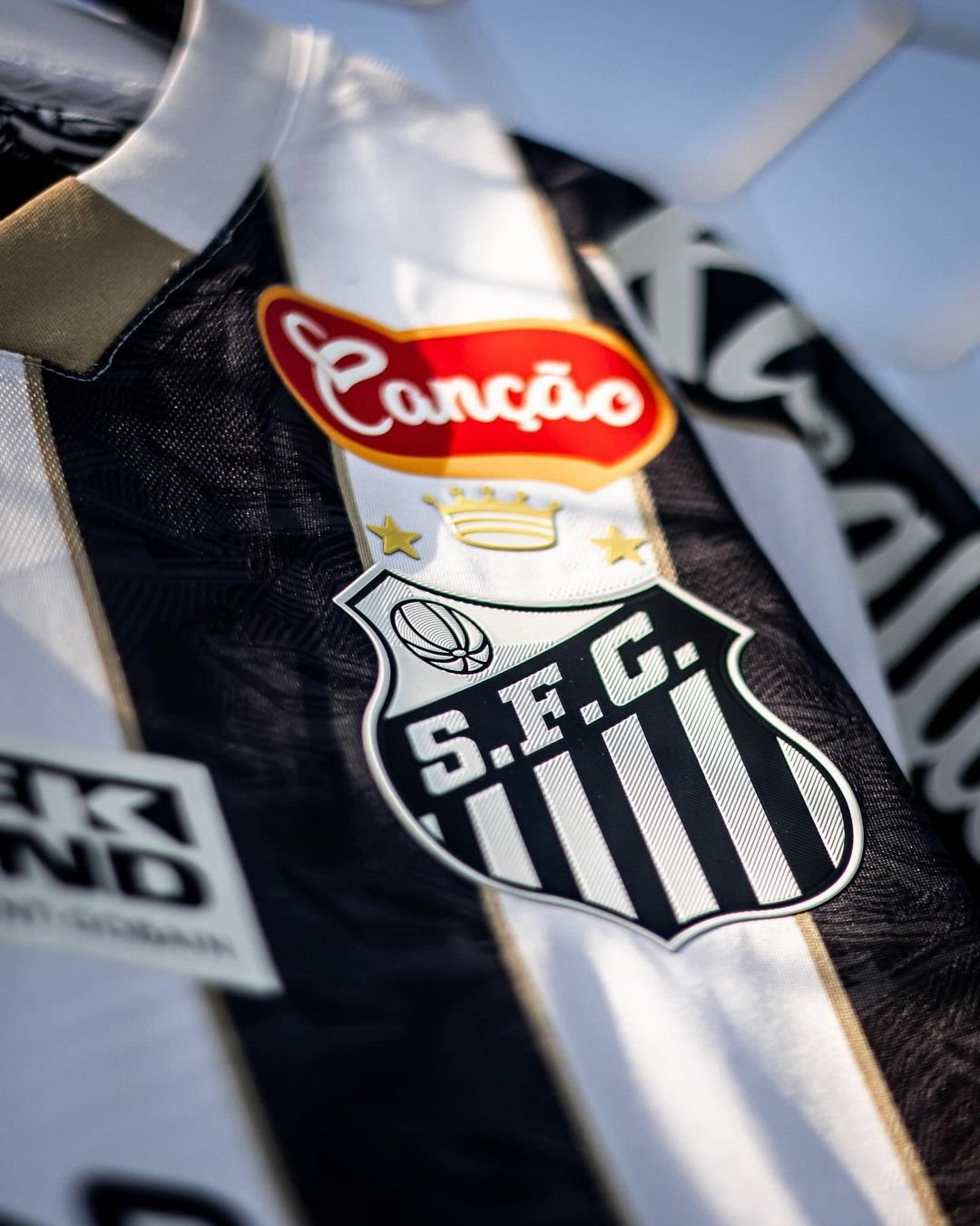 Santos sofre gol relâmpago, mas supera a UCV e se classifica na Sula