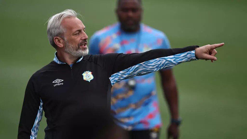 Seleção da RD de Congo mostrou a ‘resiliência’ de seu país contra a Inglaterra, diz treinador
