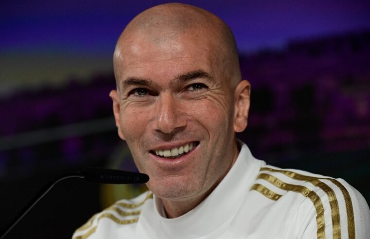 Seleção francesa aguarda Zidane, favorito para substituir Deschamps como técnico