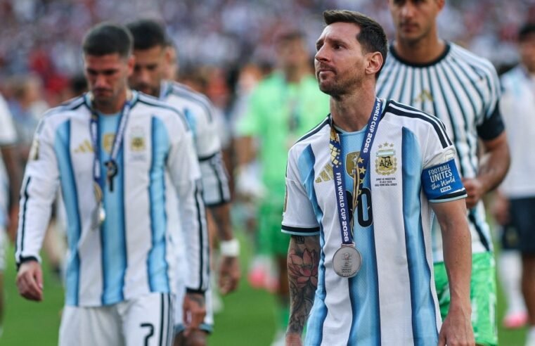 Sem Messi, parte da seleção argentina retorna a Buenos Aires