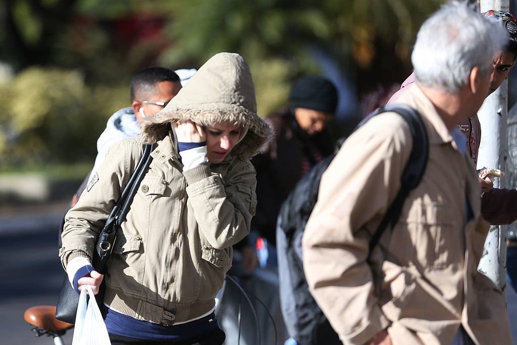 Semana terá madrugadas frias, tardes de até 30°C e chance de chuva isolada no DF