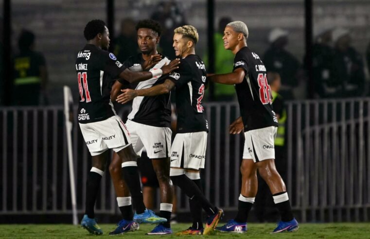 Sob protestos, Vasco evita derrota em casa para Mirassol com golaço no fim