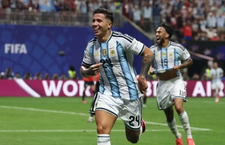 Viemos ‘para vencer a Copa novamente’, diz Enzo Fernández após virada da Argentina sobre o Egito
