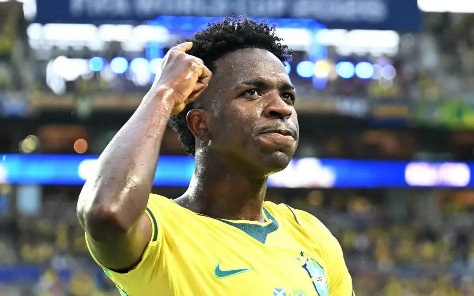 Vini Jr. negocia renovação com o Real Madrid e entra na mira do Arsenal, segundo jornal