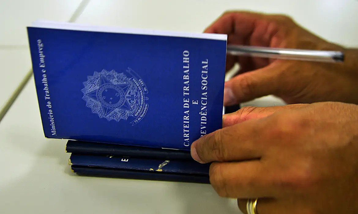 Agências do trabalhador abrem 1.498 vagas no DF nesta segunda (17)