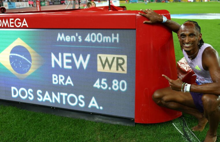 Alison dos Santos quebra recorde mundial dos 400m com barreiras