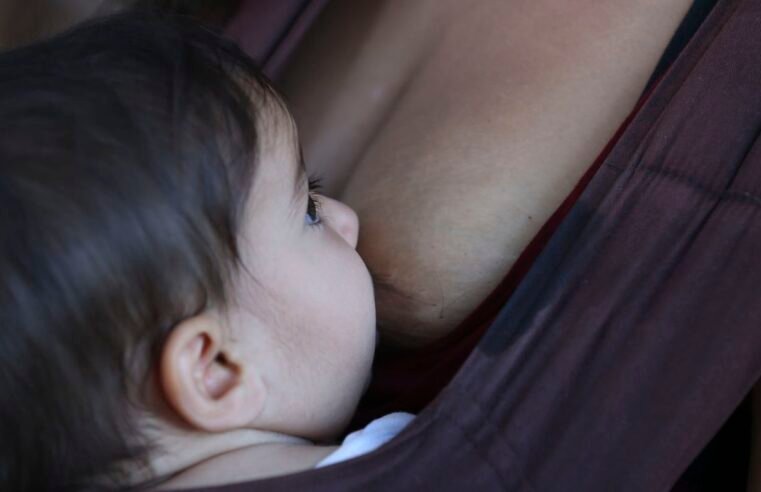Amamentação reduz risco de doença cardíaca na mãe