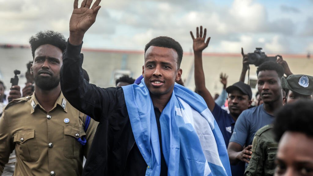 Árbitro somali excluído da Copa do Mundo vai apitar final da Supercopa da Uefa
