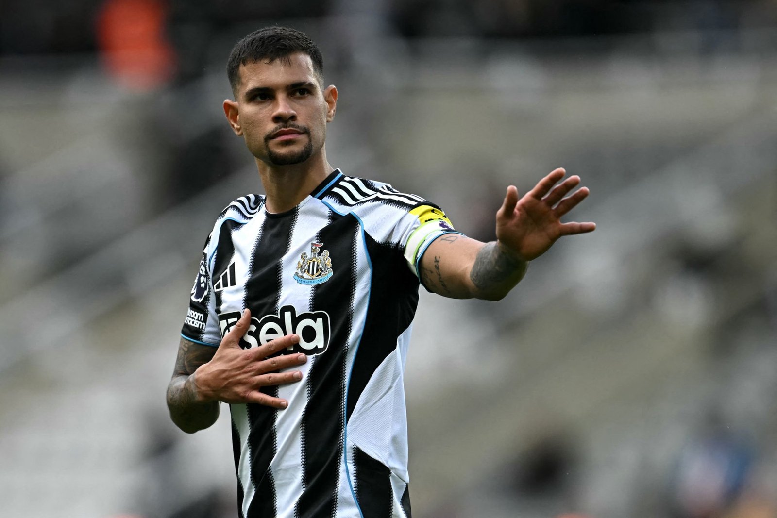 Arsenal encaminha contratação de Bruno Guimarães por quase R$ 600 milhões