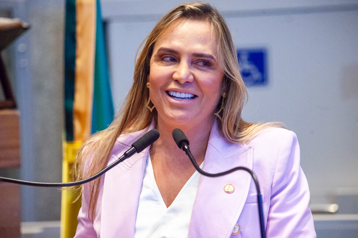 Celina Leão reúne aliados e apoiadores para inauguração de comitê