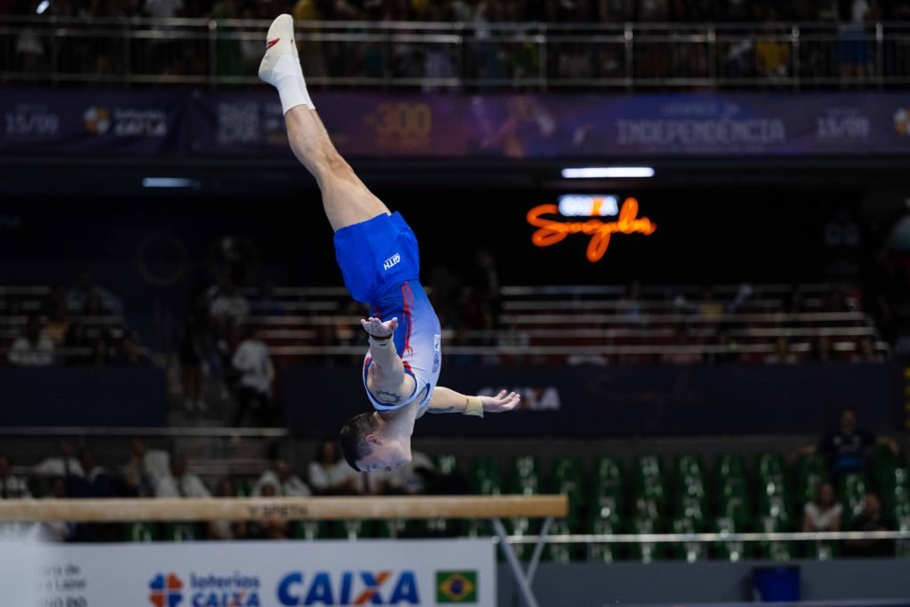 Com Flávia Saraiva e Vitaly no pódio, confira os vencedores das primeiras finais do Brasileiro de Ginástica