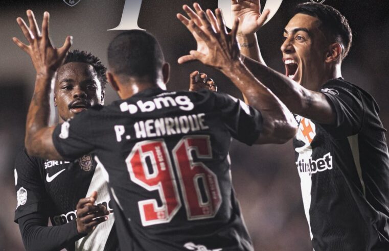 Com um a menos, Vasco bate o Vitória e larga em vantagem na Copa do Brasil