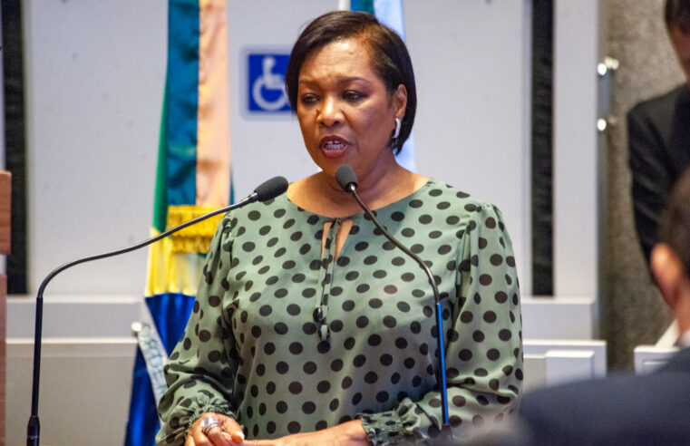 Doutora Jane denuncia sub-representação de mulheres negras