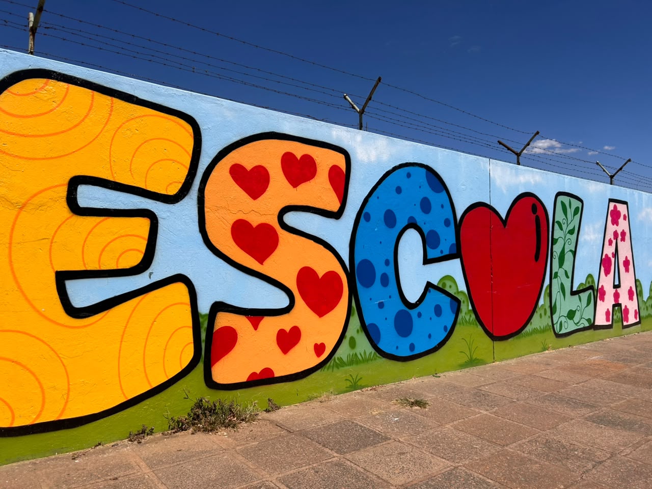 Escolas públicas do DF cobram por atividades e excluem quem não paga