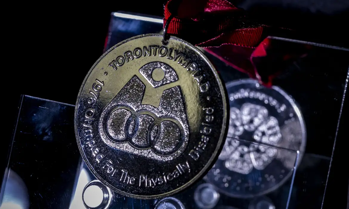 Familiares celebram 50 anos da primeira medalha paralímpica do Brasil