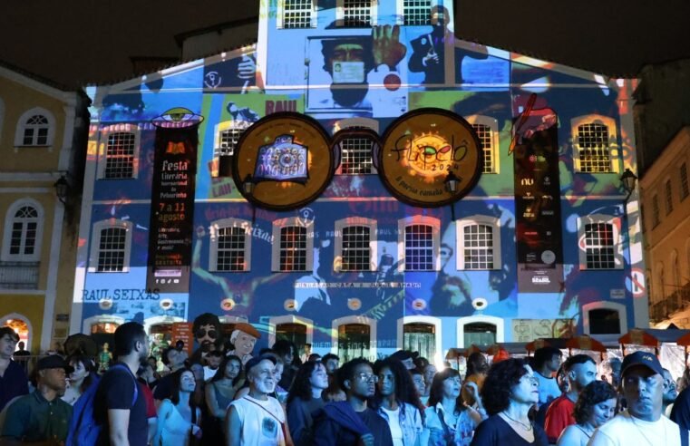 Flipelô começa em Salvador com música, poesia e grande participação