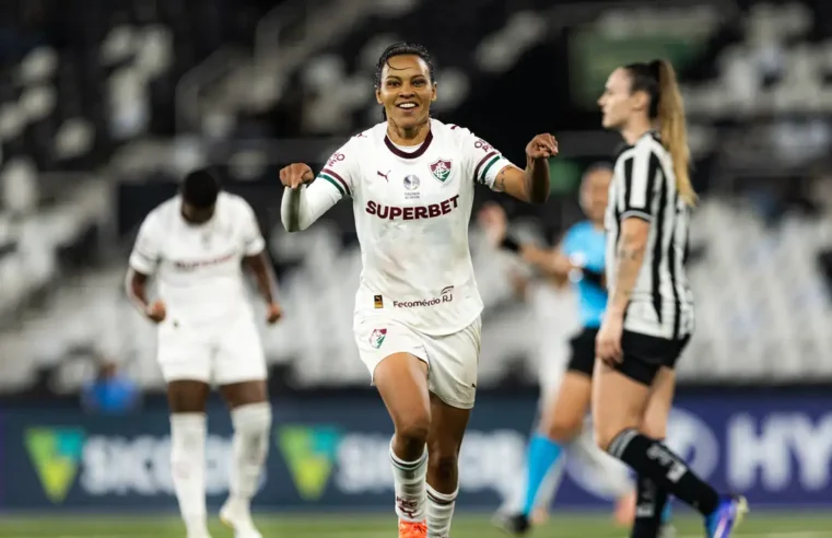 Fluminense vence Botafogo e segue na briga pelo G-8
