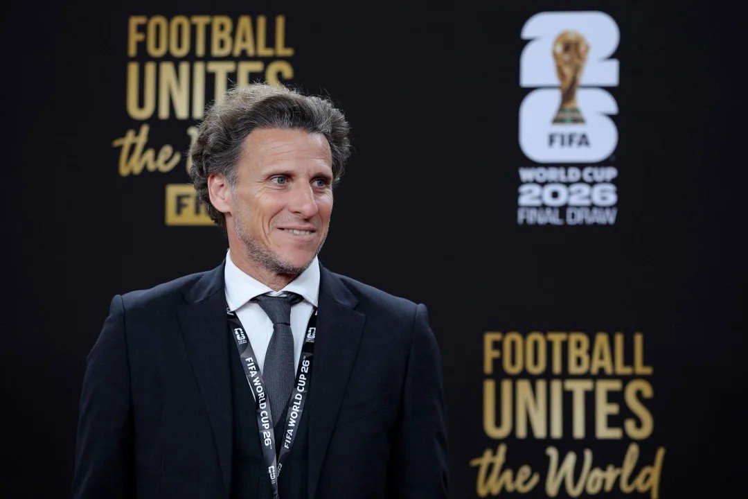 Forlán assume ‘privilégio’ de ser técnico interino do Uruguai