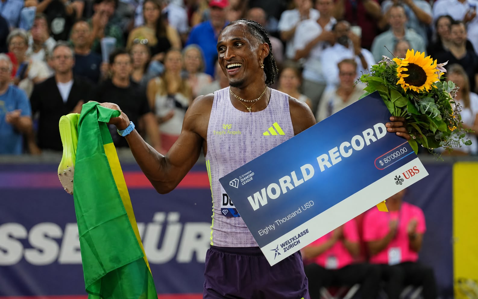 Histórico! Alison dos Santos destrona Warholm e quebra recorde mundial dos 400m com barreiras