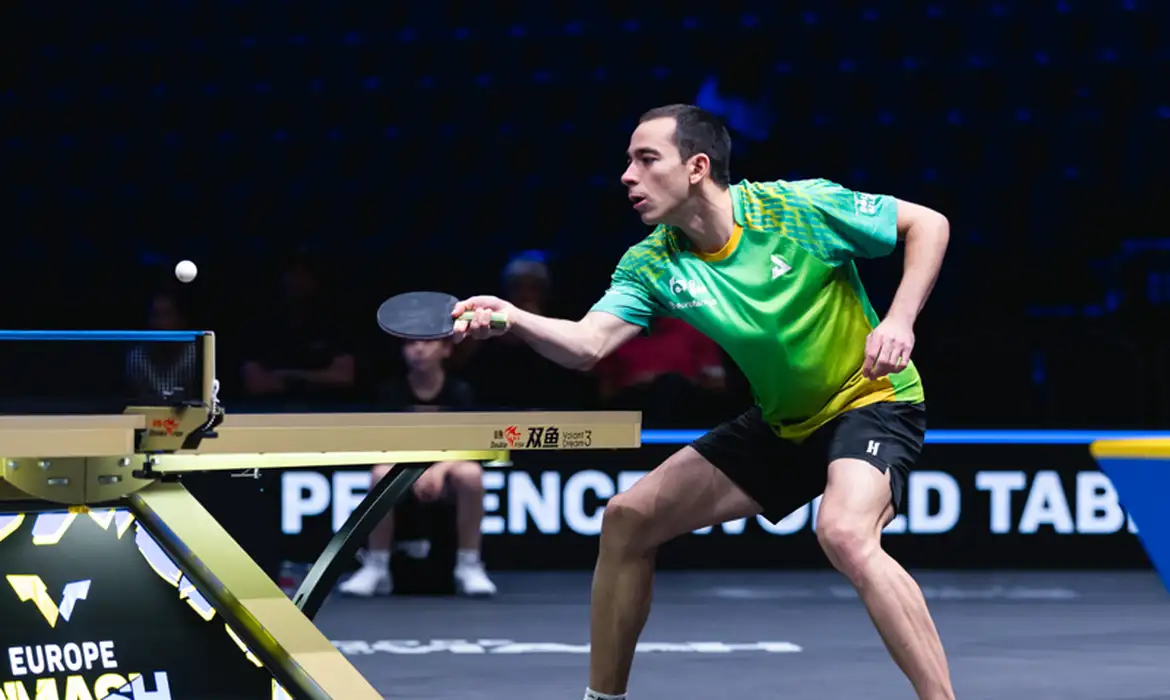 Hugo Calderano vence japonês e vai às oitavas na Suécia