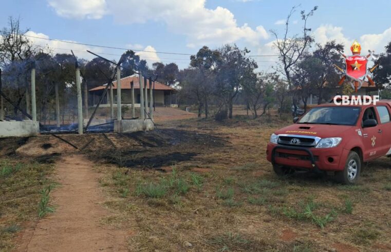 Incêndio atinge reserva indígena e destrói três ocas no DF