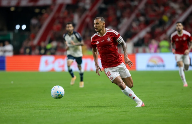 Internacional cede empate no fim e segue ameaçado pelo rebaixamento no Brasileirão