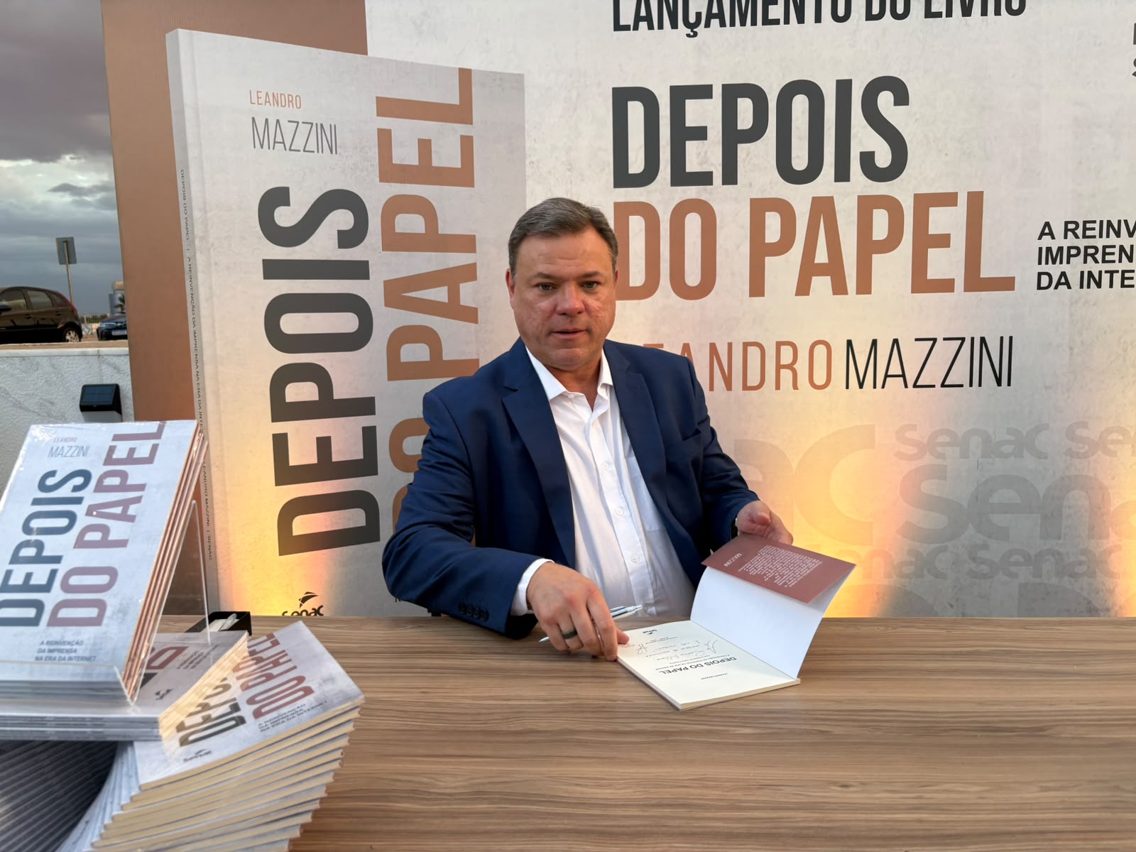 Leandro Mazzini reúne convidados para lançamento de “Depois do Papel” na Casa de Chá