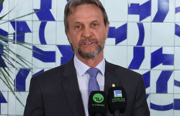 Líder do PT passa mal e Câmara suspende votações