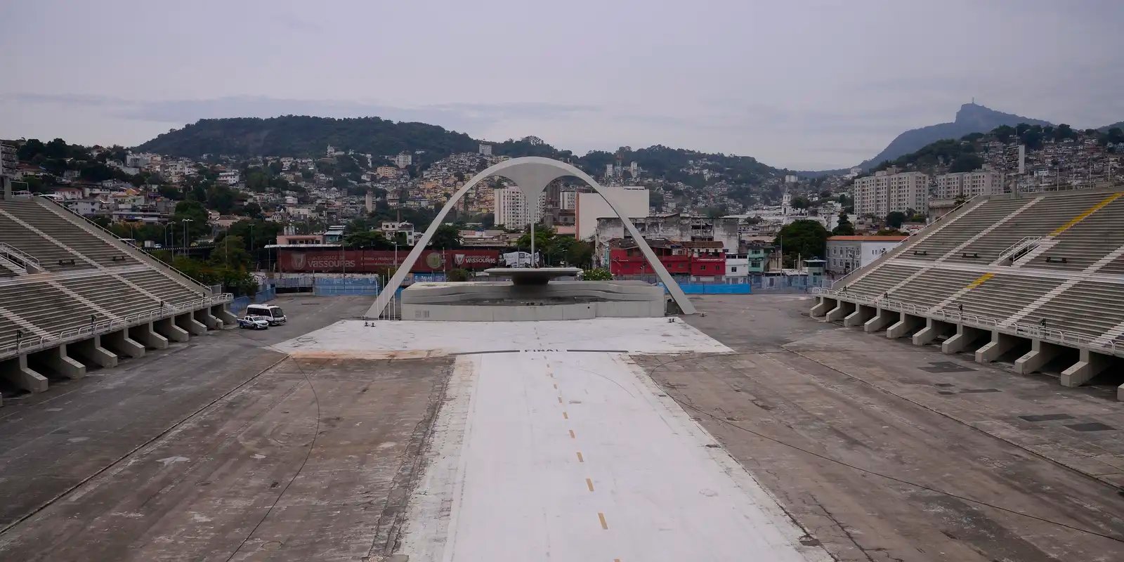 Liesa inicia venda ingressos para carnaval 2027 na Marquês de Sapucaí