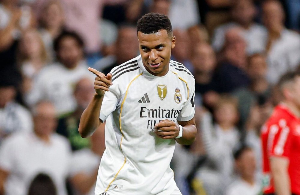 Mbappé se reapresenta ao Real Madrid após três semanas de férias