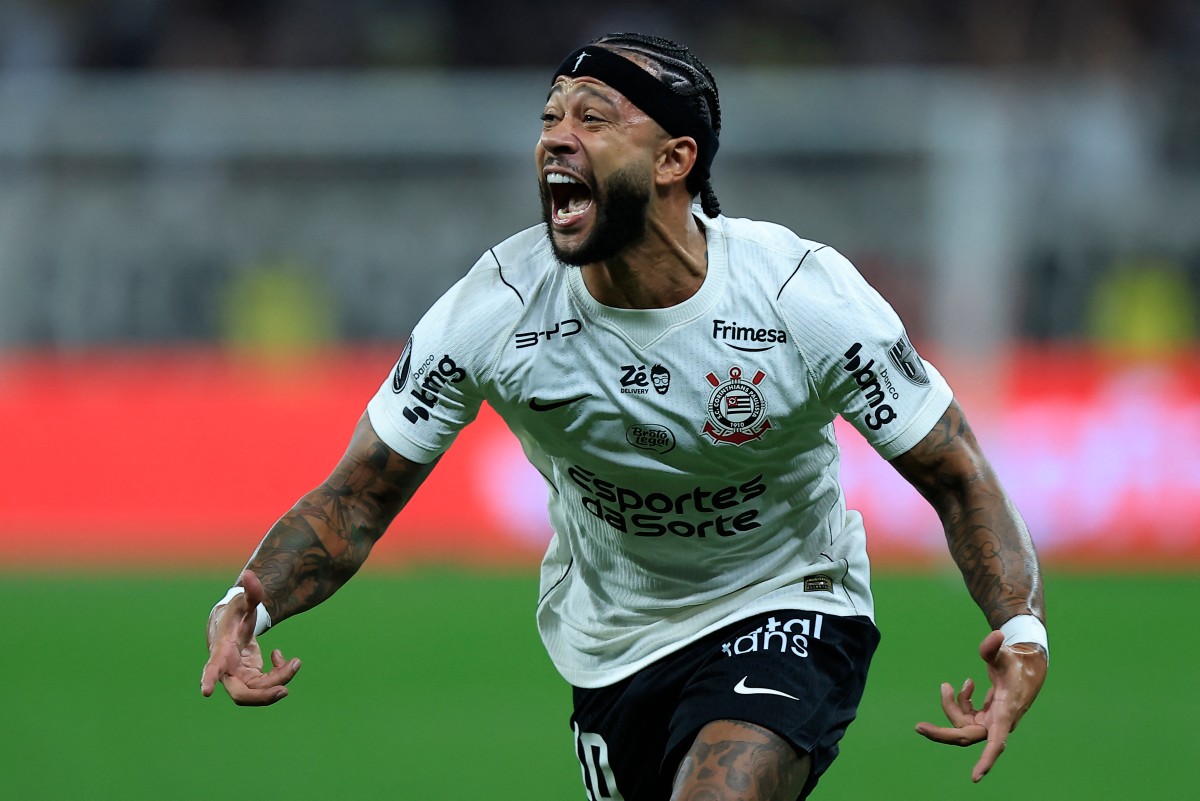 Memphis se pronuncia após clipe com sede do Corinthians em chamas: ‘Apenas arte’