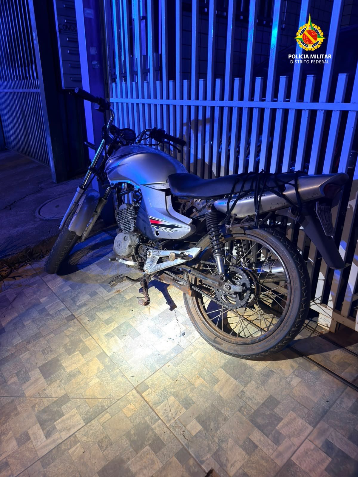 Motociclista é preso após fugir de abordagem durante manobras perigosas no Riacho Fundo