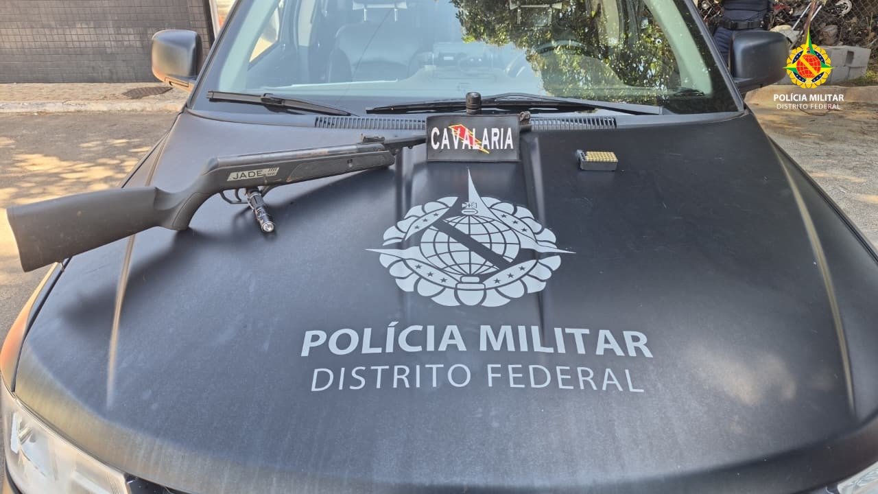 PM apreende carabina modificada e 42 munições durante abordagem em Santa Maria