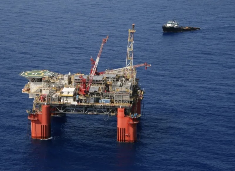 Petróleo sobe pela quinta sessão seguida com escalada entre EUA e Irã