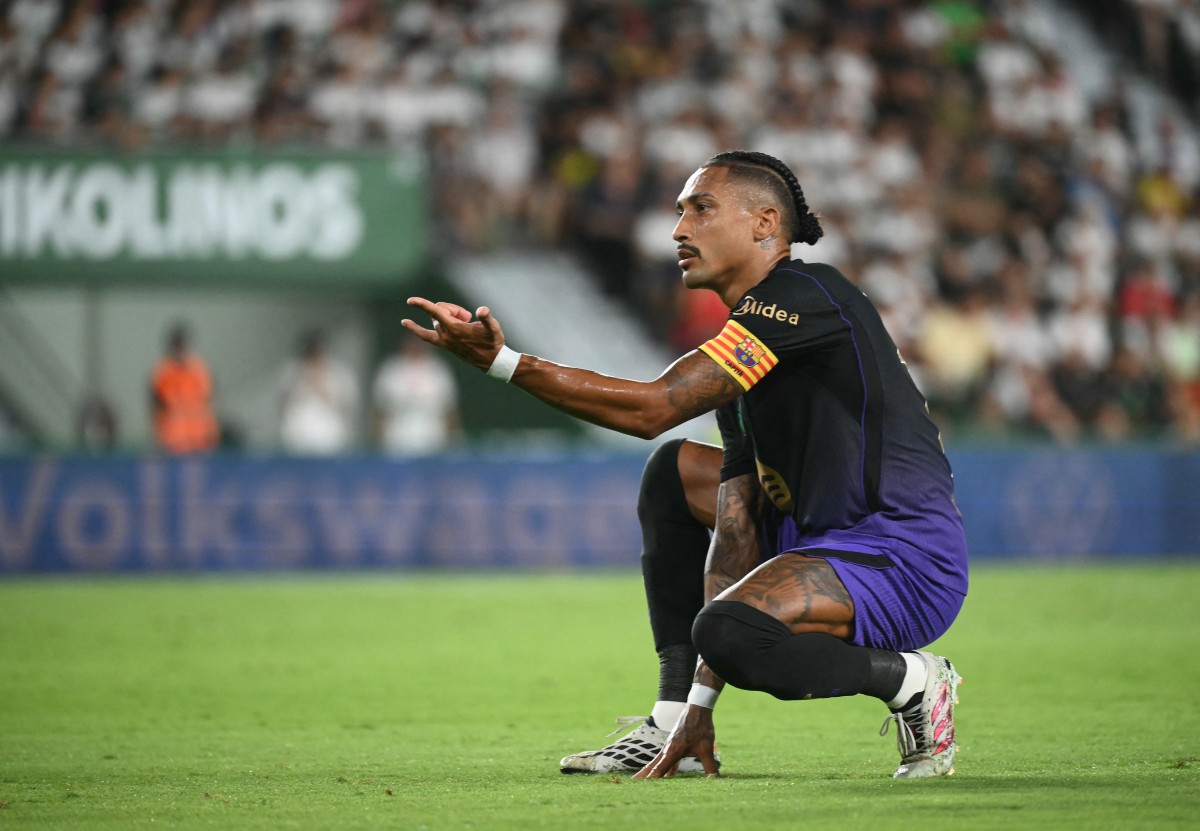 Raphinha marca 2 e dá assistência na goleada do Barcelona sobre o Elche em LaLiga