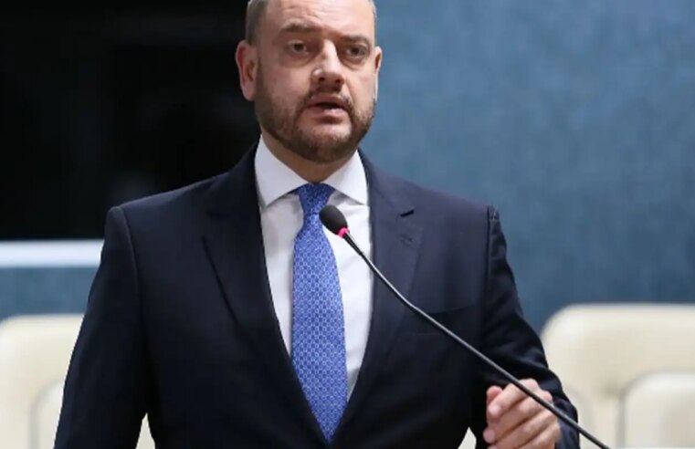 Rio exonera 6,1 mil comissionados e prevê economia de R$ 221 milhões
