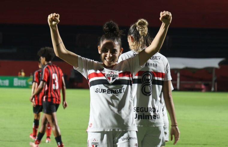 São Paulo vence Vitória e assume liderança do Brasileirão Feminino