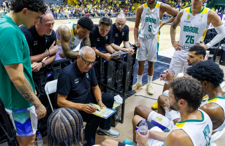 Seleção brasileira de basquete perde invencibilidade para a República Dominicana e liga alerta nas Eliminatórias
