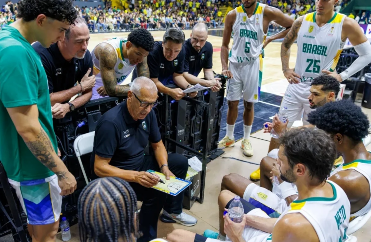 Seleção brasileira de basquete perde invencibilidade para a República Dominicana e liga alerta nas Eliminatórias